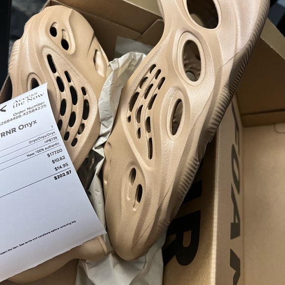Brand new 100% real & authentic. Yeezy foam runners. Size 7 (women’s or big kid) - Picture 3 of 3